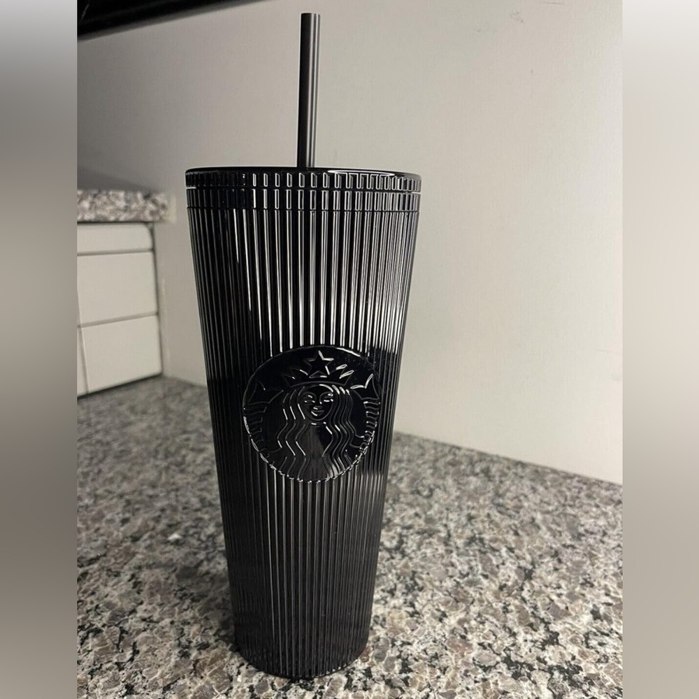Starbucks Limited Winter Edition 2024” Pleated Metallic Black